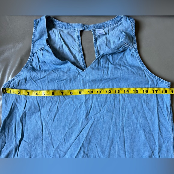 Old Navy Chambray V-Neck Tank Top - Picture 3 of 7